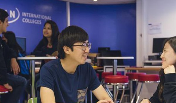 Kaplan International Bournemouth Dil Okulu